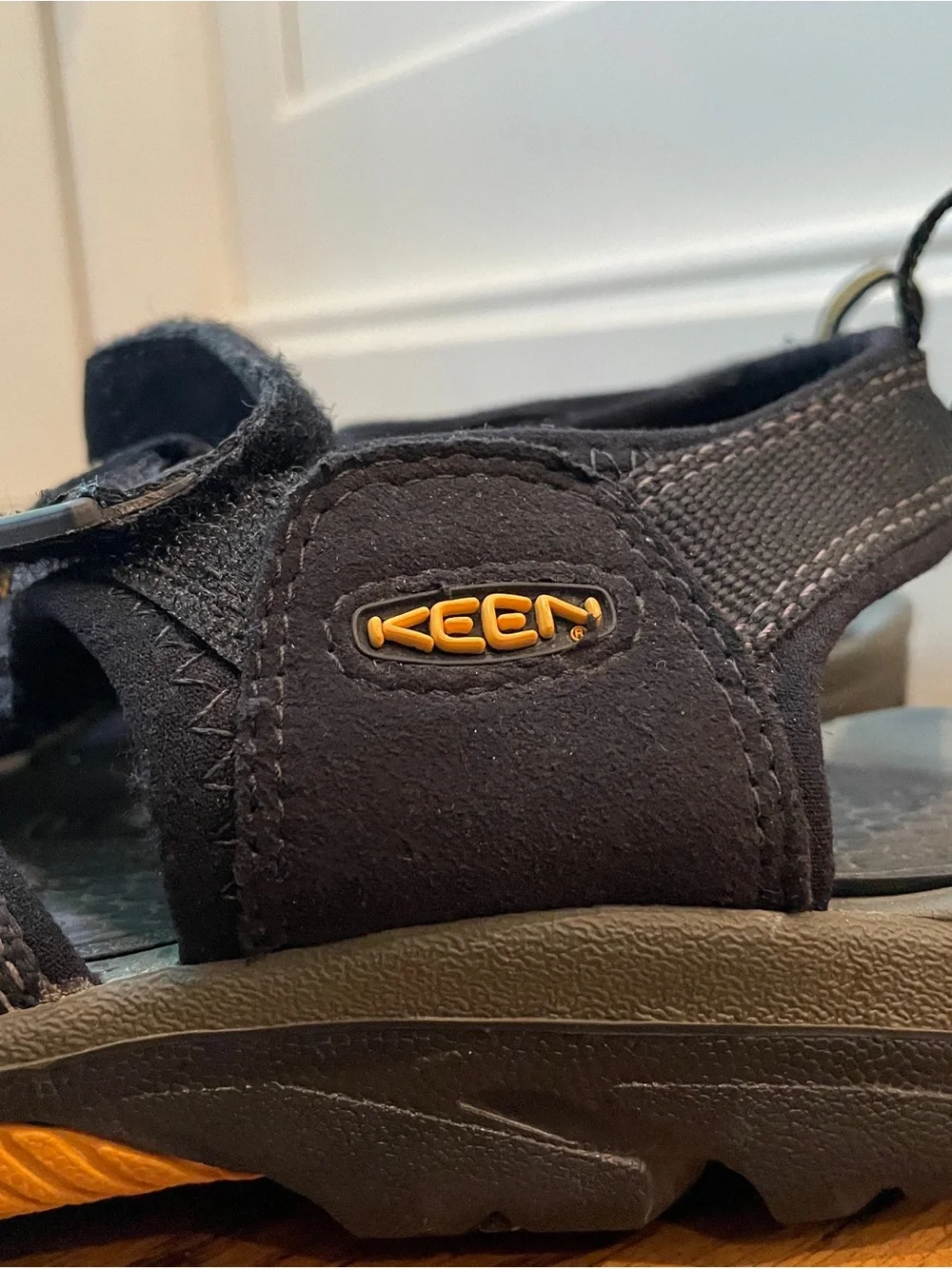 KEEN Women’s 9.5 SPD Cycling Sandals Black Shimano SM-SH51 Cleats Waterproof